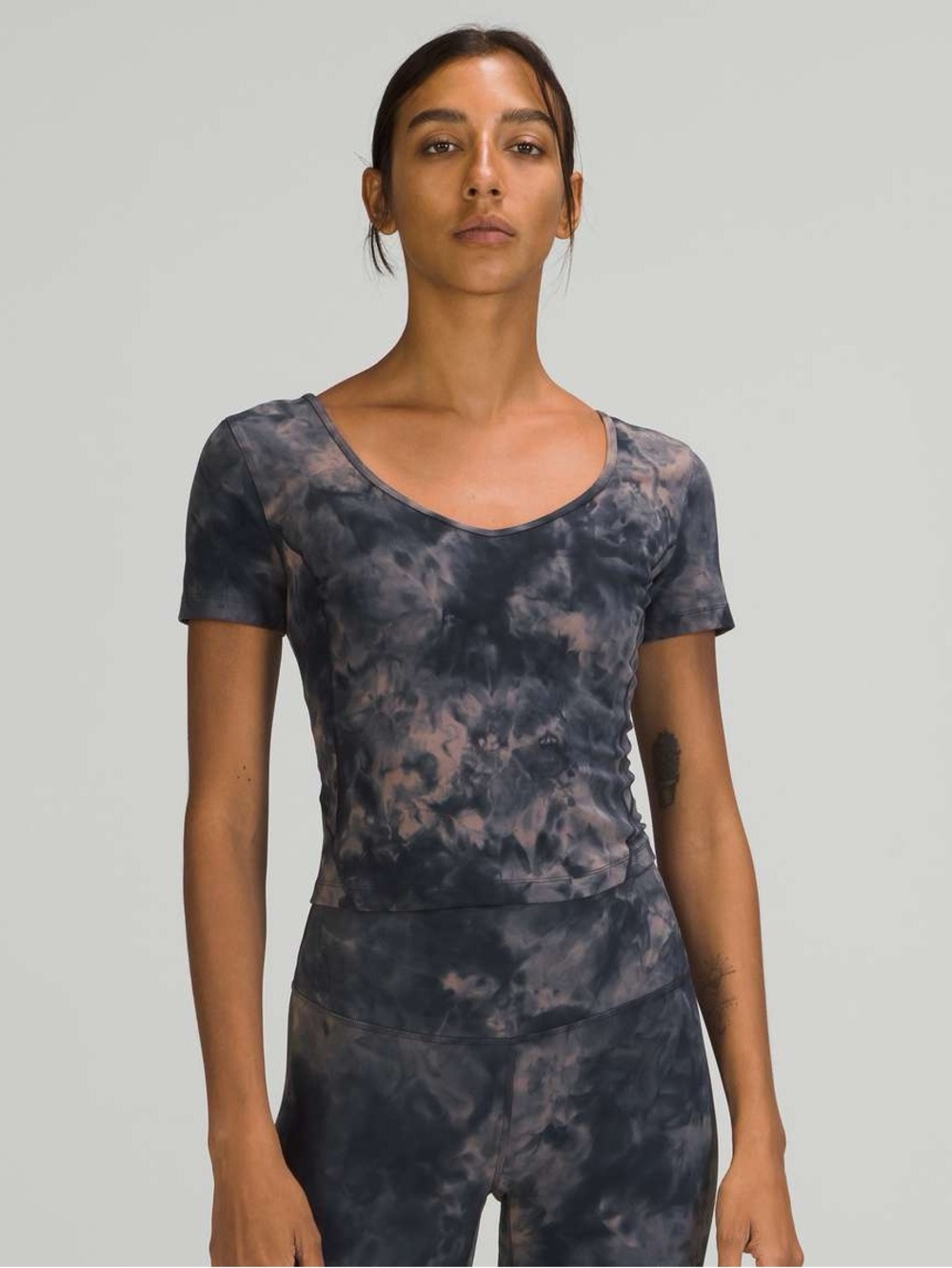 Lululemon Align T-shirt in Diamond Dye Lunar Rock True Navy Size 6